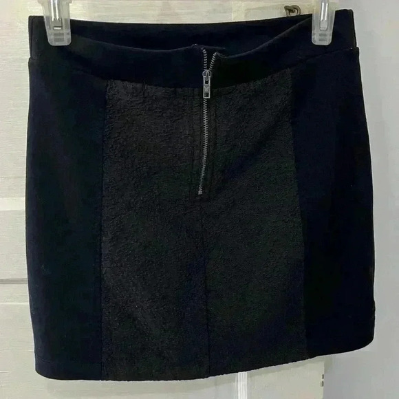 American Eagle patterned pencil‎ skirt, size 4 - Picture 4 of 5